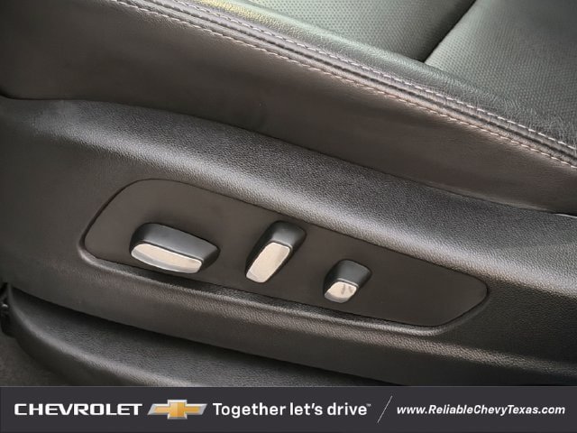 Used 2025 Cadillac XT5 Premium Luxury w/ LPO, Floor Liner Package AWD/4WD image 33