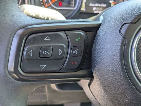 Used 2025 Jeep Gladiator Rubicon AWD/4WD image 15