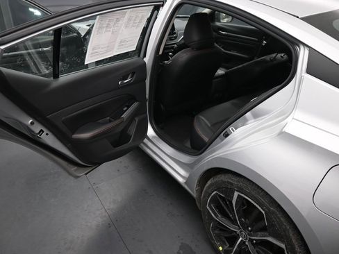 Used 2023 Nissan Altima 2.5 SR image 17
