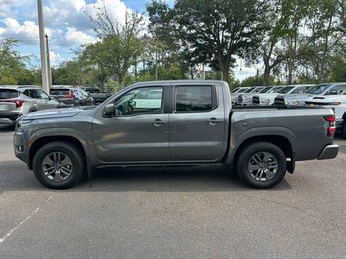 Used 2025 Nissan Frontier SV w/ SV Convenience Package RWD image 2