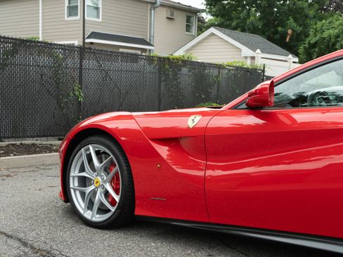 Used 2017 Ferrari F12 Berlinetta RWD image 40