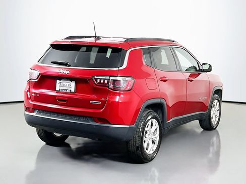 Used 2024 Jeep Compass Latitude AWD/4WD image 7