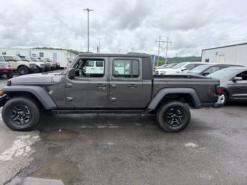 Used 2024 Jeep Gladiator Sport AWD/4WD image 10
