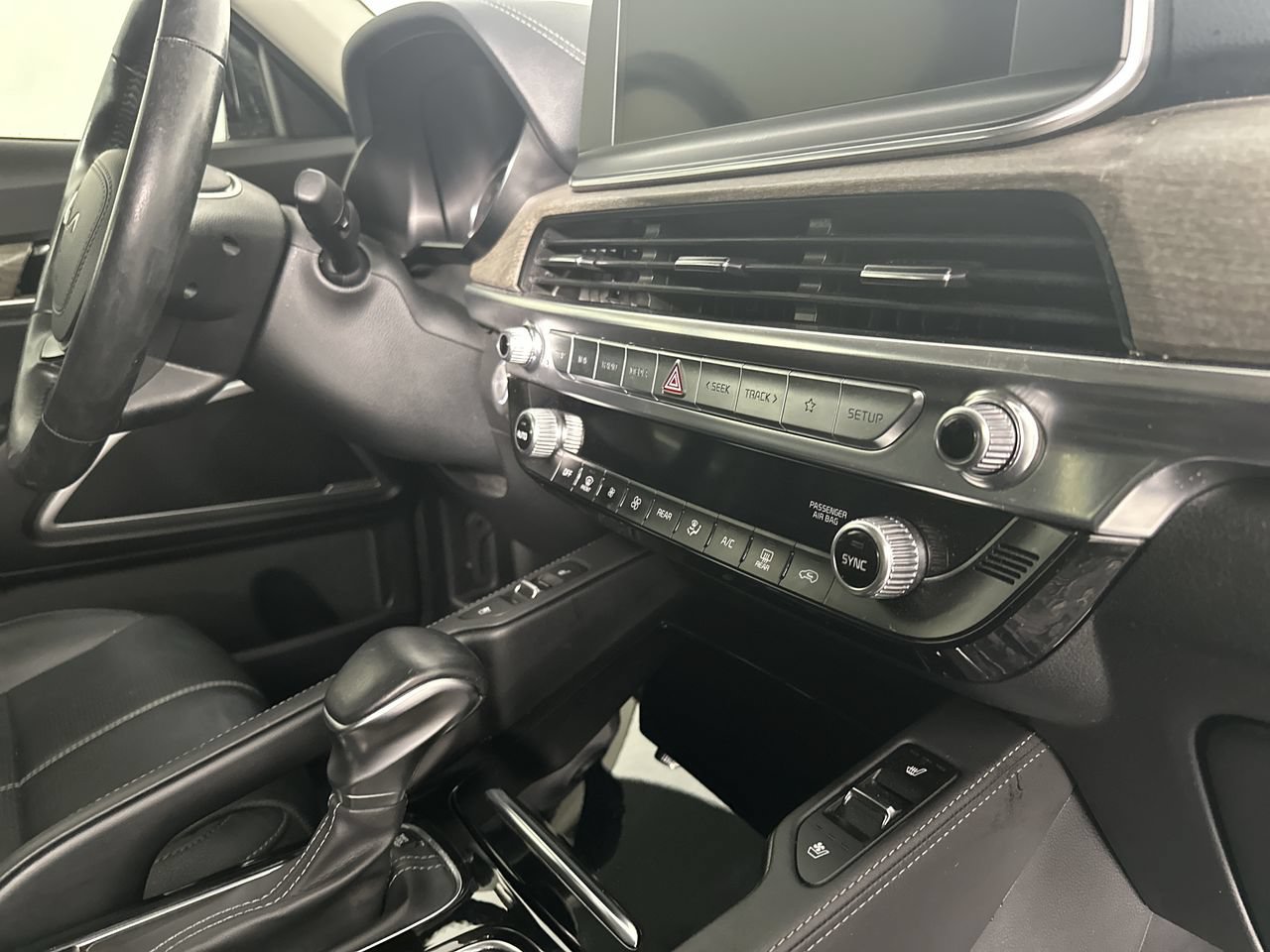 Used 2022 Kia Telluride EX w/ EX Premium Package FWD image 15