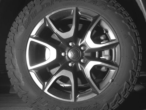 Used 2025 Jeep Compass Trailhawk image 13