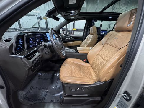 Used 2021 Cadillac Escalade ESV Premium Luxury w/ Driver Assist Tech Package image 18