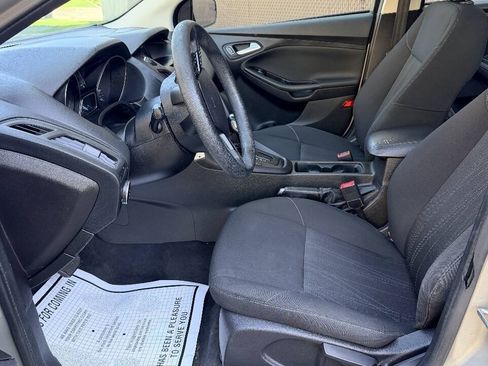 Used 2016 Ford Focus SE FWD image 9