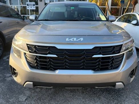 Used 2024 Kia Seltos LX AWD/4WD image 2