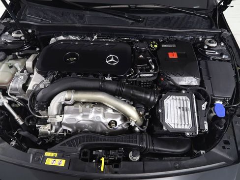 Used 2025 Mercedes-Benz CLA 250 4MATIC image 67