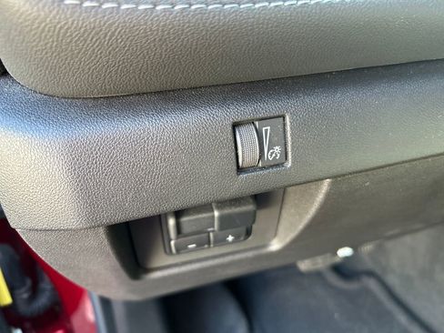 Certified 2024 Chevrolet Colorado LT w/ LT Convenience Package II image 24