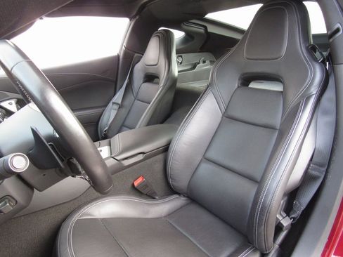 Used 2019 Chevrolet Corvette Stingray image 11