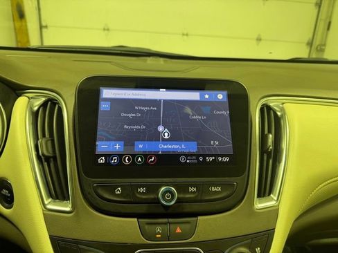 Used 2024 Chevrolet Malibu LT FWD image 19