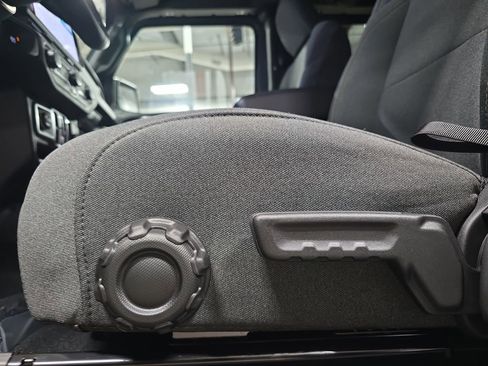 New 2026 Jeep Gladiator Sport image 30