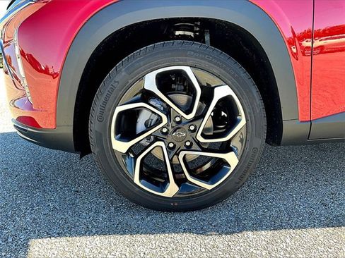 New 2026 Chevrolet Trax RS w/ Sunroof Package image 7