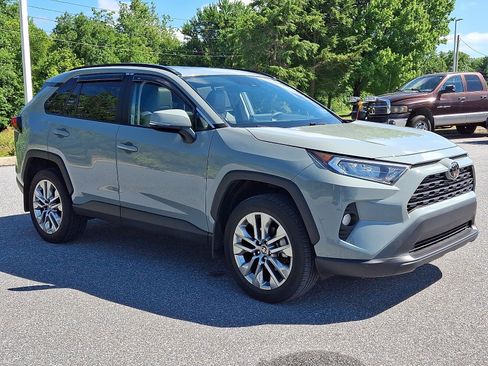 Used 2021 Toyota RAV4 XLE Premium AWD/4WD image 3