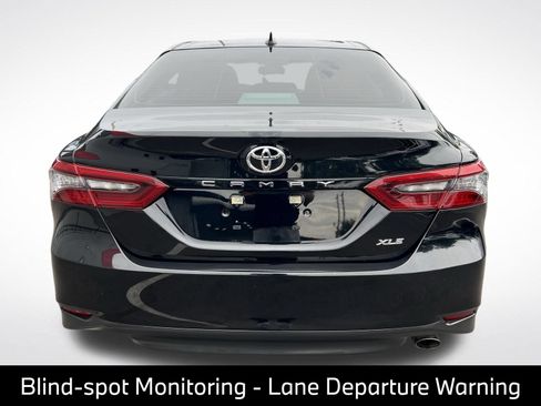 Used 2021 Toyota Camry XLE FWD image 6