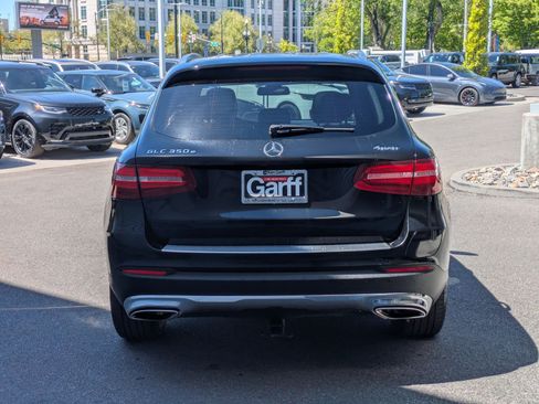 Used 2019 Mercedes-Benz GLC 350e 4MATIC image 4