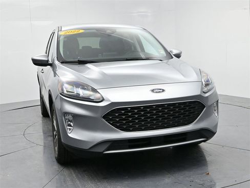 Used 2022 Ford Escape SEL image 2