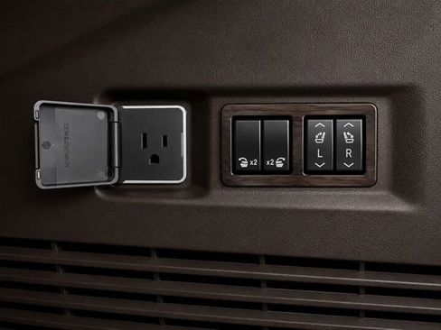 Used 2023 GMC Yukon Denali AWD/4WD image 26