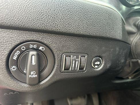 Used 2017 Dodge Charger SXT w/ Plus Group image 34