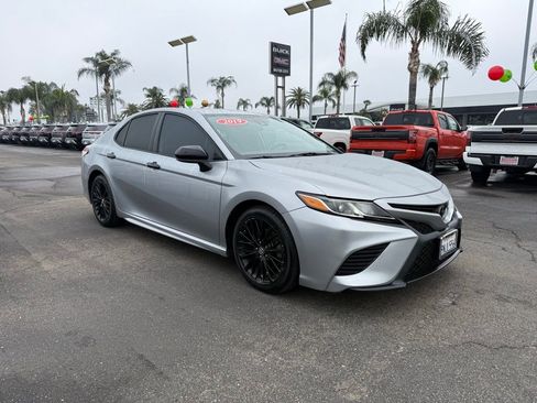 Used 2019 Toyota Camry SE image 1