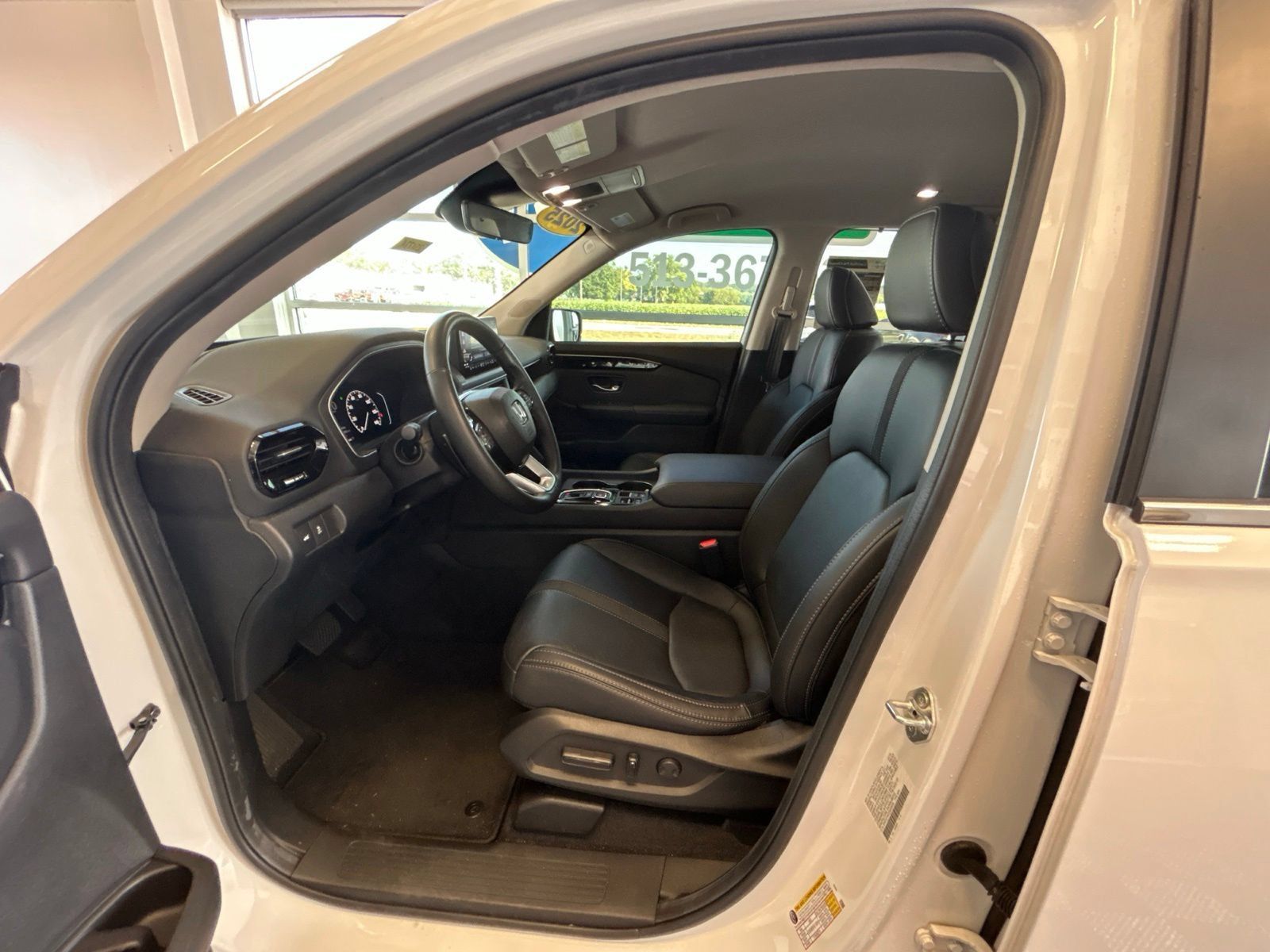 Used 2025 Honda Pilot EX-L image 18