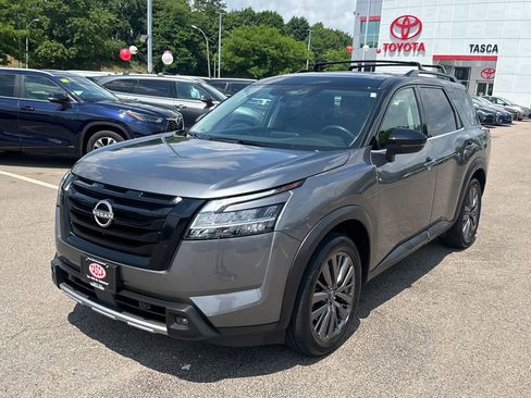 Used 2023 Nissan Pathfinder SL w/ SL Premium Package AWD/4WD image 5