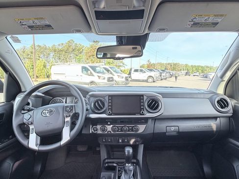 Used 2023 Toyota Tacoma SR5 w/ Technology Package AWD/4WD image 10