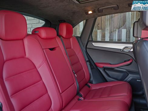 Used 2016 Porsche Macan Turbo AWD/4WD image 23