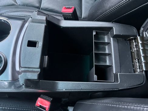 Used 2017 Ford Explorer XLT w/ Equipment Group 202A image 19