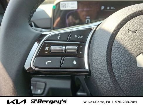 Certified 2025 Kia Seltos S AWD/4WD image 18