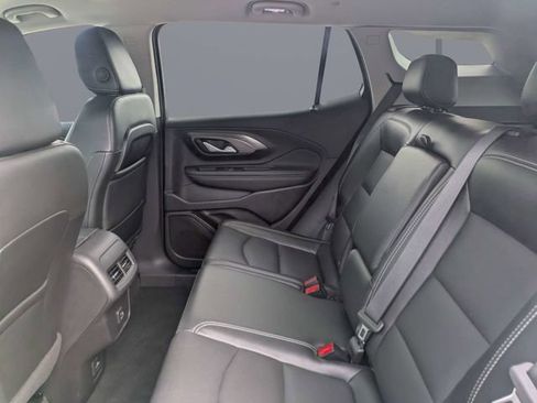 Used 2024 GMC Terrain SLT AWD/4WD image 12