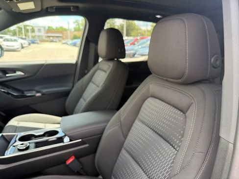 New 2026 Chevrolet Equinox LT w/ LPO, Floor Liner Package AWD/4WD image 9
