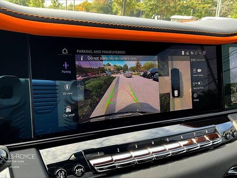 Certified 2025 Rolls-Royce Cullinan Black Badge image 18