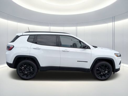 New 2026 Jeep Compass Latitude AWD/4WD image 3