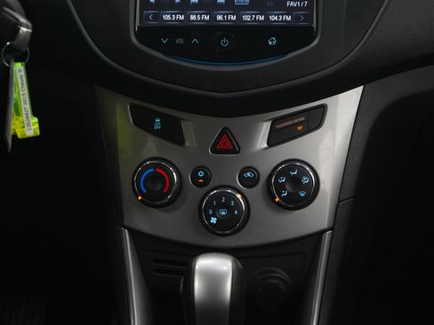 Used 2015 Chevrolet Trax LT w/ LT Plus Package AWD/4WD image 16