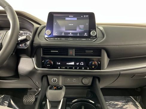 Used 2023 Nissan Rogue SV w/ SV Premium B Package FWD image 26