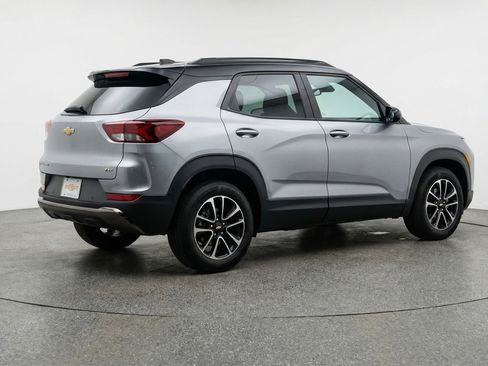 Used 2025 Chevrolet TrailBlazer LT AWD/4WD image 9