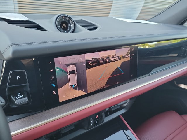 Certified 2025 Porsche Cayenne E-Hybrid AWD/4WD image 32