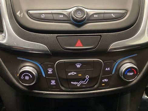 Used 2018 Chevrolet Equinox LT image 23