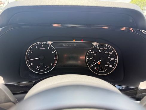 Used 2025 Nissan Pathfinder SV FWD image 14
