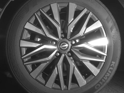 Used 2025 Nissan Altima 2.5 SV image 12