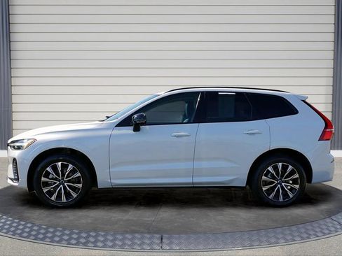 Used 2025 Volvo XC60 B5 Core AWD/4WD image 4