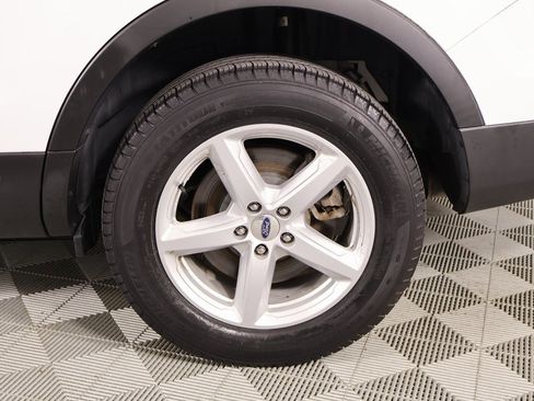 Used 2017 Ford Explorer XLT image 18