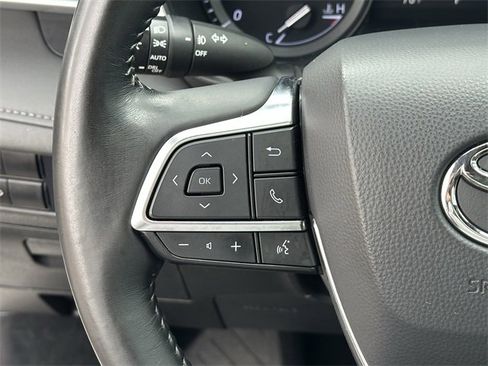 Used 2021 Toyota Highlander XSE image 13