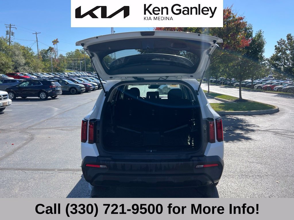 Certified 2023 Kia Sorento LX AWD/4WD image 48