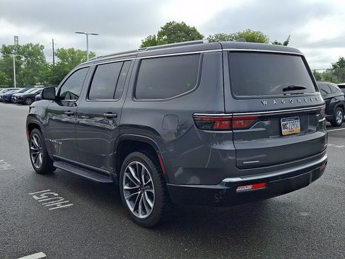 Used 2022 Jeep Wagoneer Series II w/ Premium Group I AWD/4WD image 4