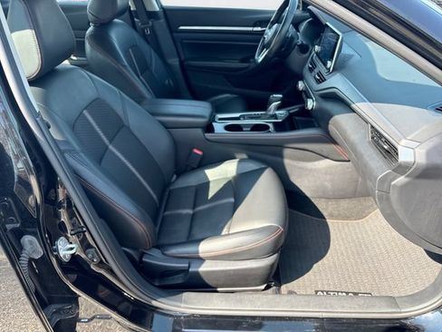 Used 2024 Nissan Altima 2.5 SR FWD image 24