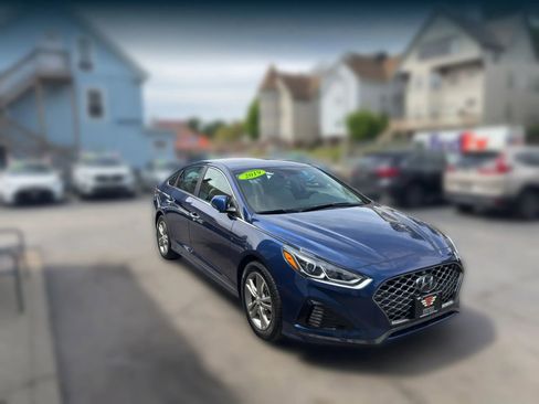 Used 2019 Hyundai Sonata SEL w/ Tech Package 02 FWD image 2