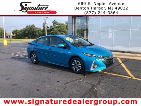 Used 2017 Toyota Prius Prime Advanced FWD image 1